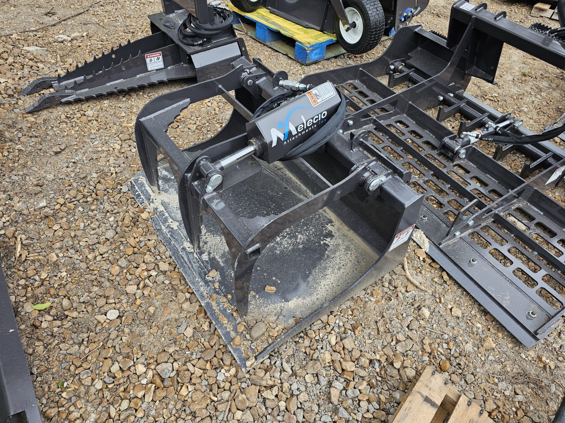 Melecio BobcatMT Grapple Bucket