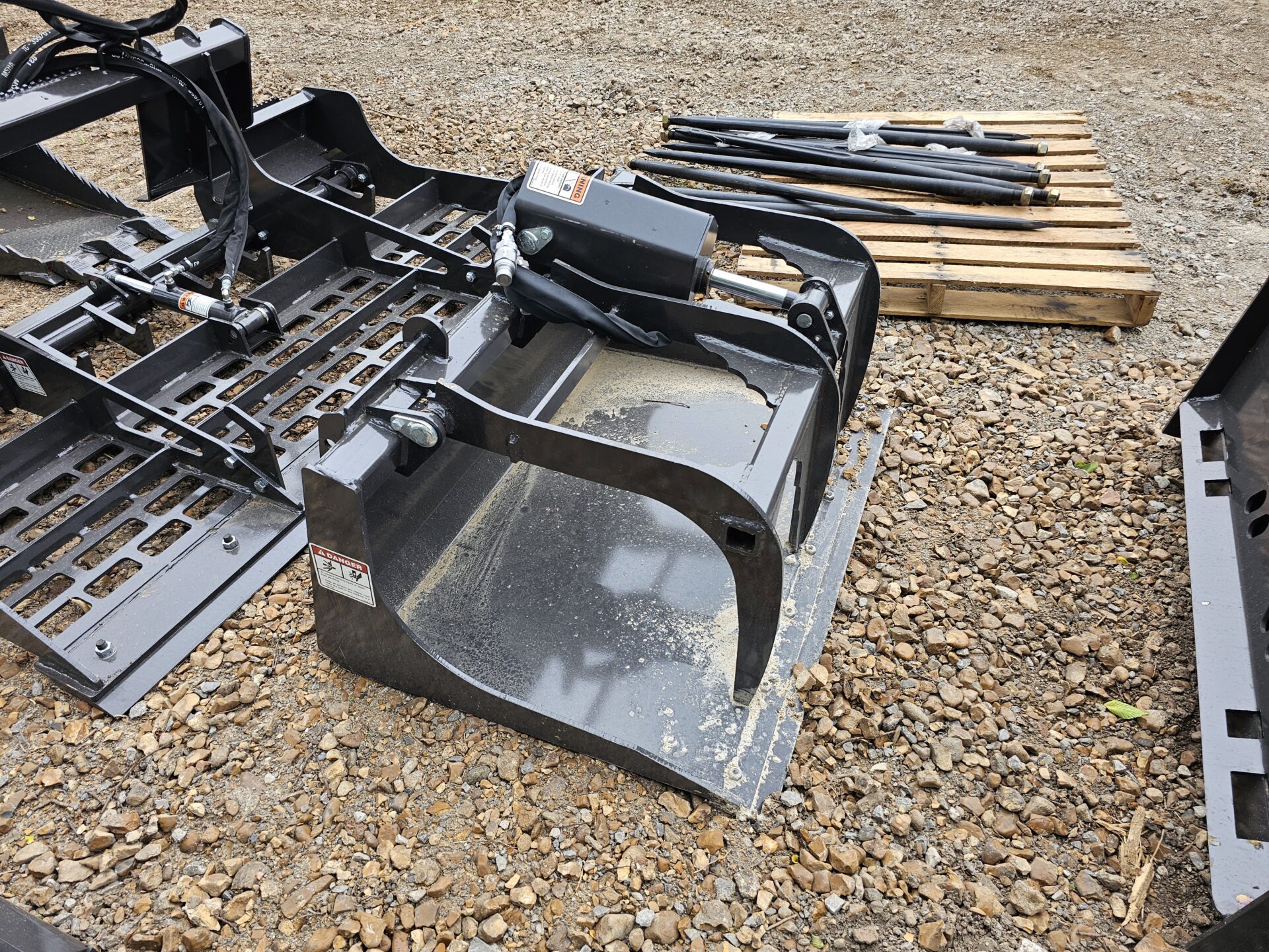 Melecio BobcatMT Grapple Bucket - Image 2