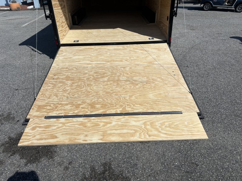 2025 Cynergy 8.5×20 Enclosed Pro Series Slant-V Blackout Ramp 10K - Image 7