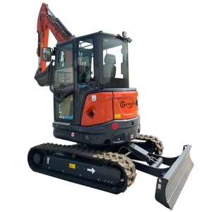 4 Ton, Kubota Diesel Engine Mini Excavator w/ Hydraulic Thumb | CFG-40UF