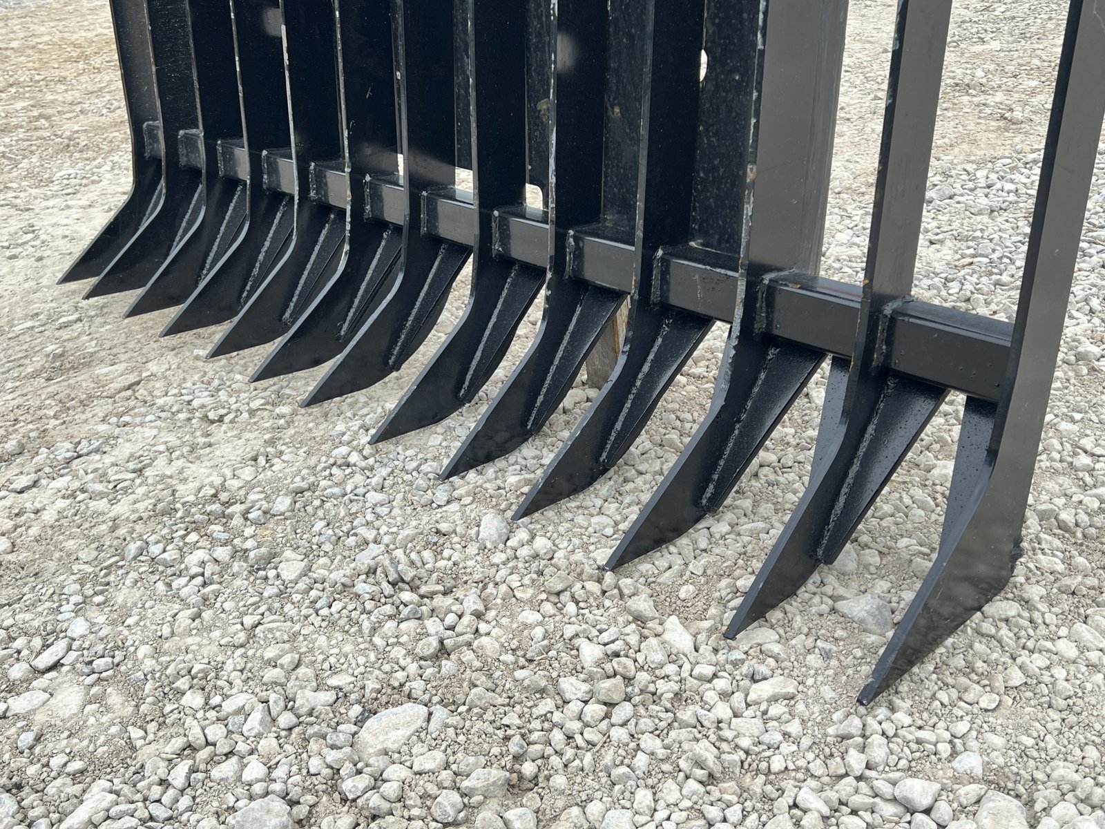 70″ Brush Root Debris Rake Attachment Fits Universal Skid Steer Quick Attach - Image 9