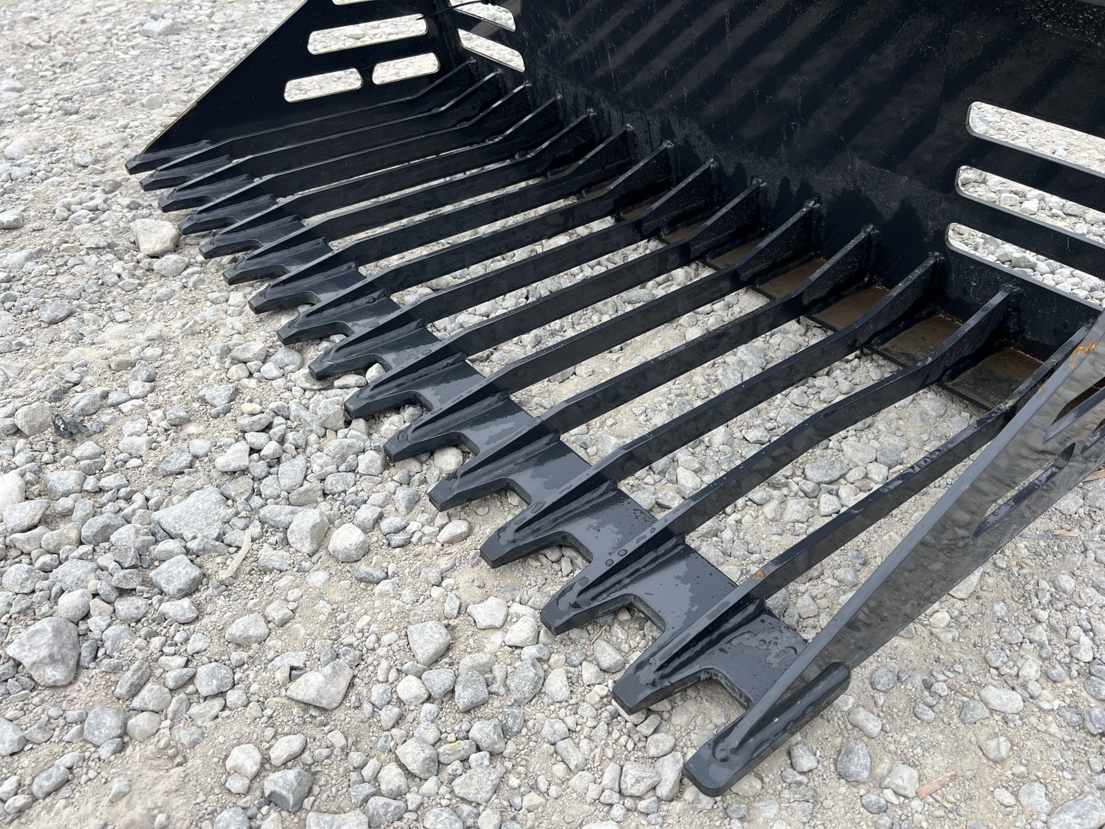 44″ Rock Skeleton Bucket Attachment Fits Toro Dingo Vermeer Mini Skid Steer - Image 9