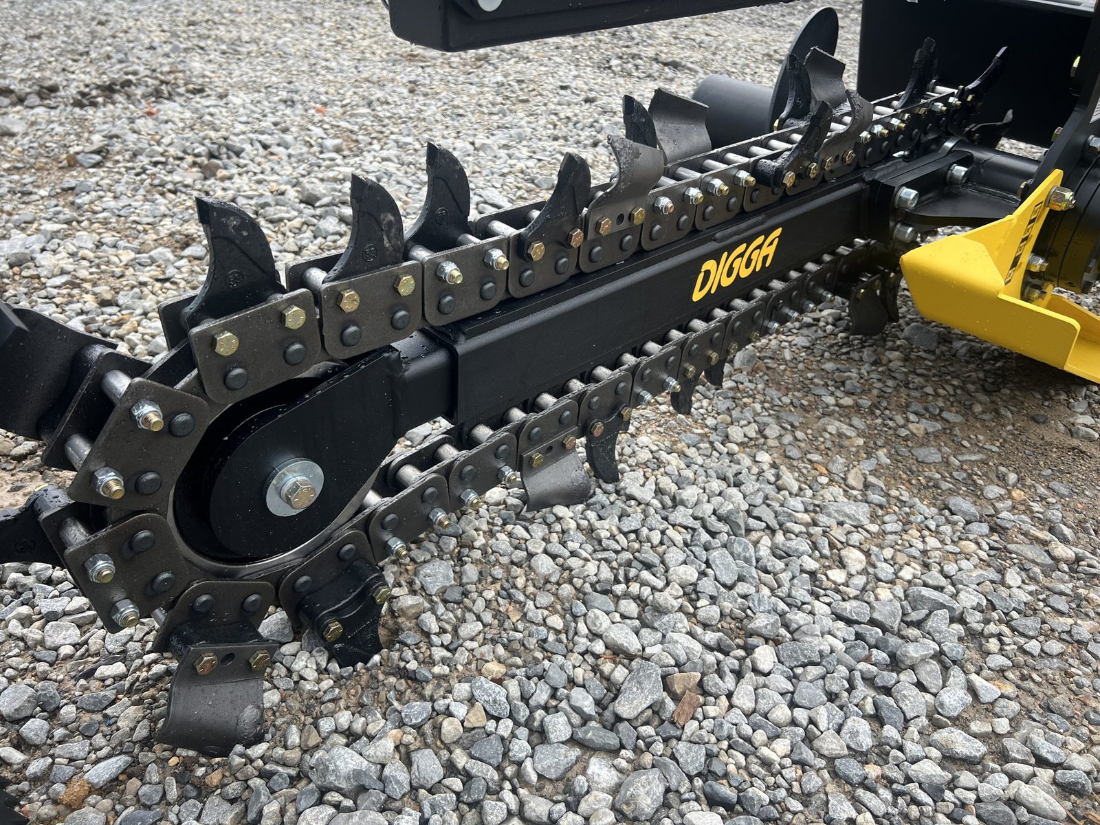 36″ x 6″ Digga Bigfoot Combo Trencher Attachment Fits Toro Dingo Mini Skid Steer - Image 10
