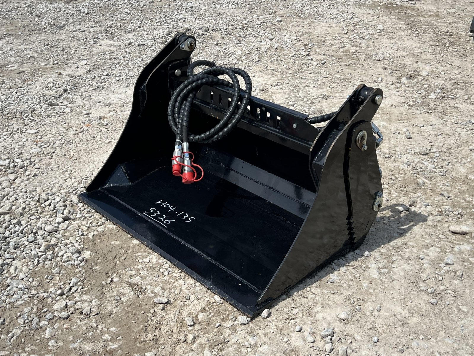 39″ 4-IN-1 Multi Purpose Smooth Bucket Attachment Fits Mini Skid Steer Universal