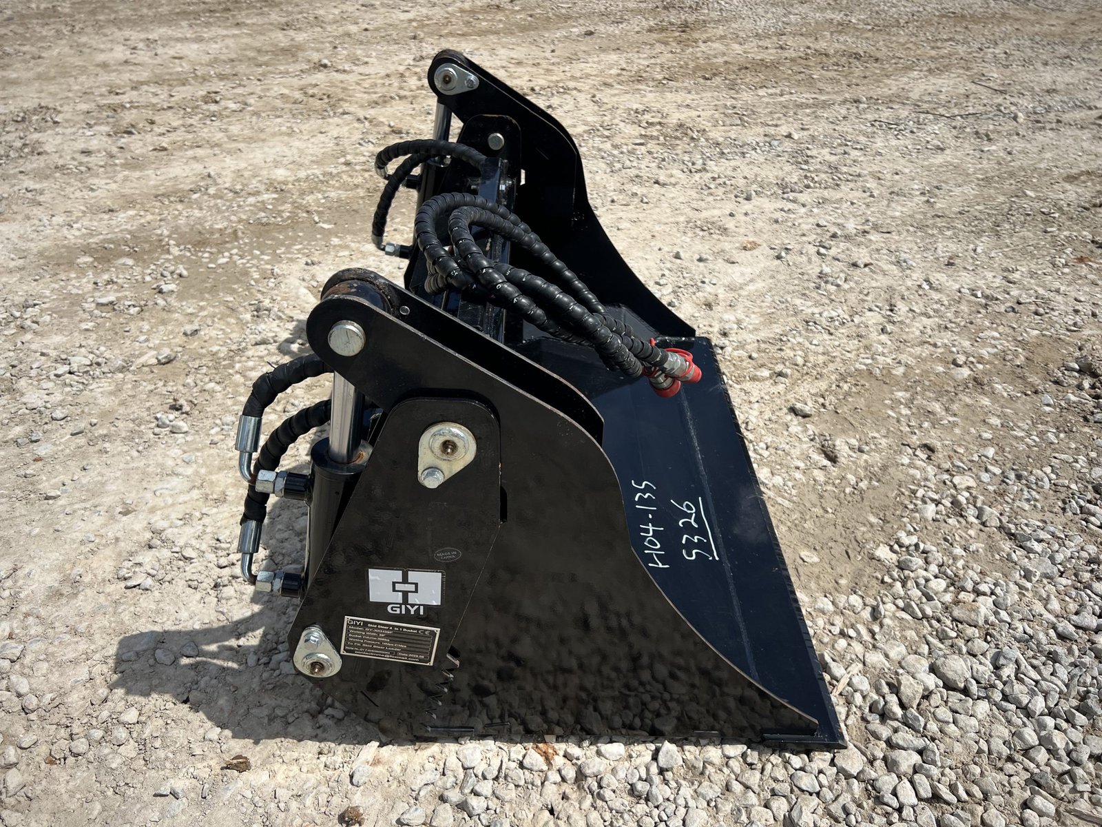 39″ 4-IN-1 Multi Purpose Smooth Bucket Attachment Fits Mini Skid Steer Universal - Image 4