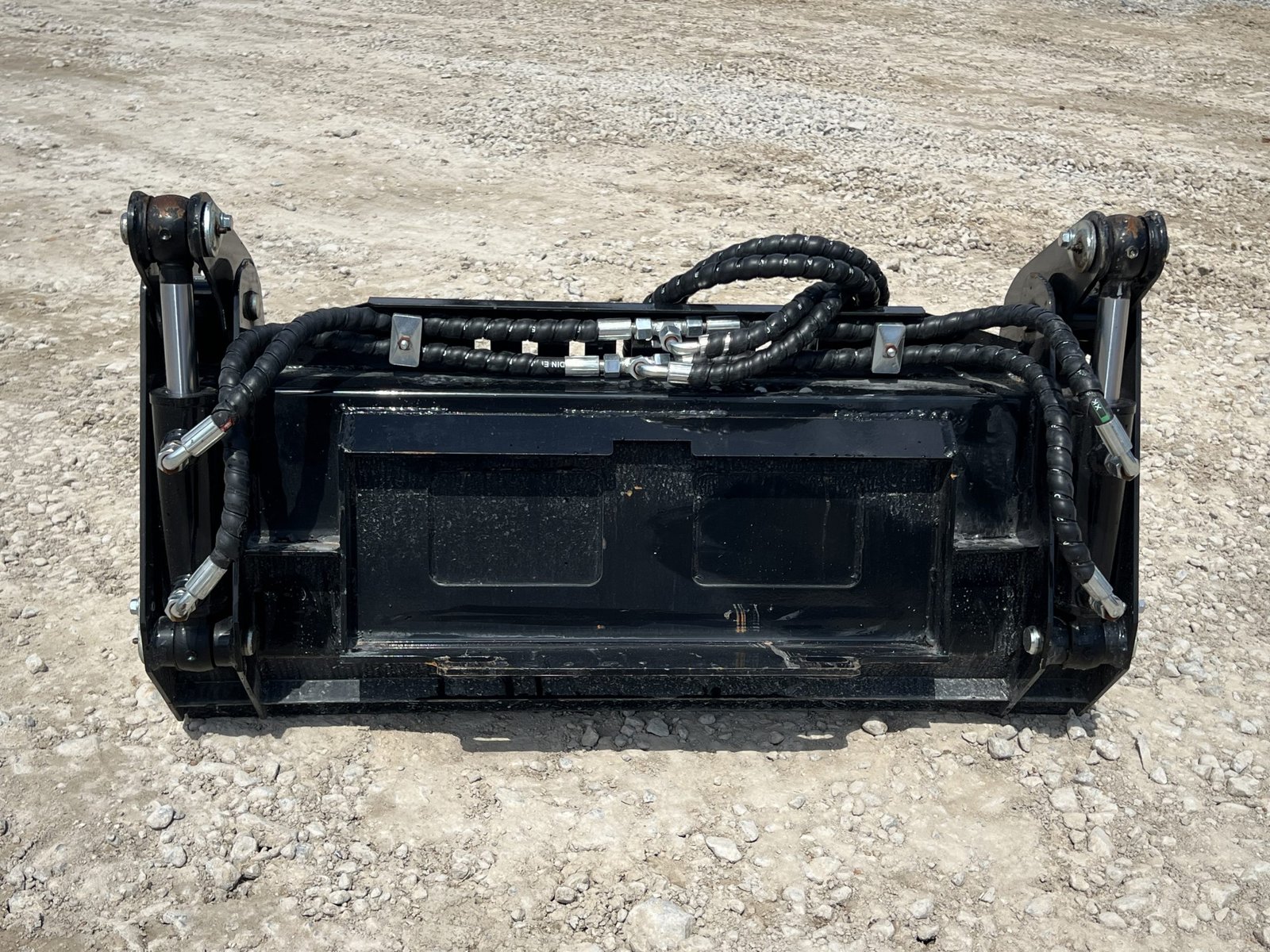 39″ 4-IN-1 Multi Purpose Smooth Bucket Attachment Fits Mini Skid Steer Universal - Image 7