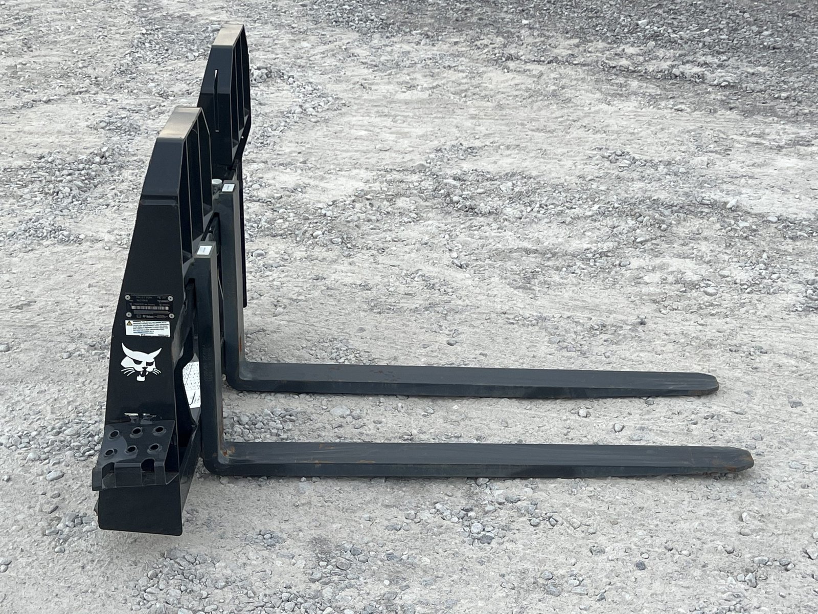 48″ Long 4,000 lb Bobcat Heavy Duty Pallet Fork Loader Skid Steer Attachment - Image 4