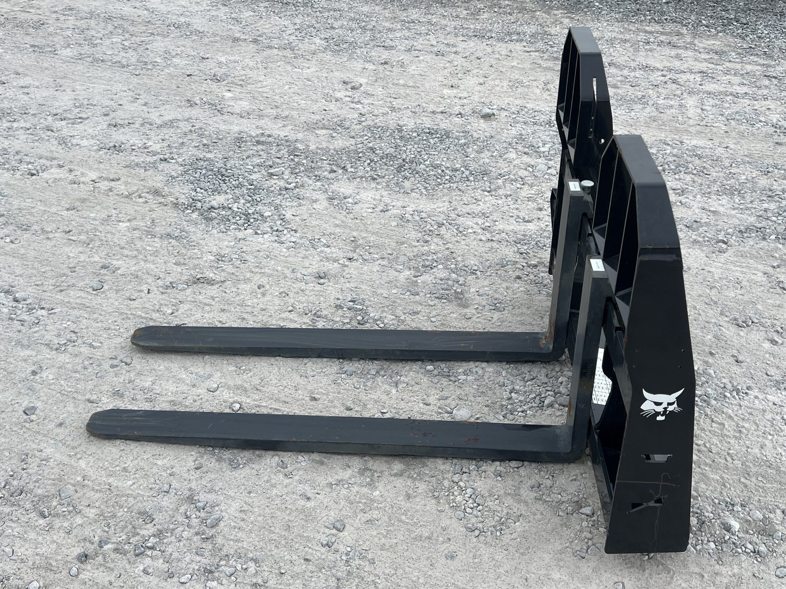 48″ Long 4,000 lb Bobcat Heavy Duty Pallet Fork Loader Skid Steer Attachment - Image 8