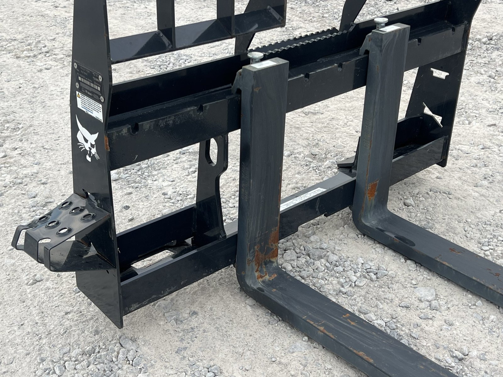 48″ Long 4,000 lb Bobcat Heavy Duty Pallet Fork Loader Skid Steer Attachment - Image 10