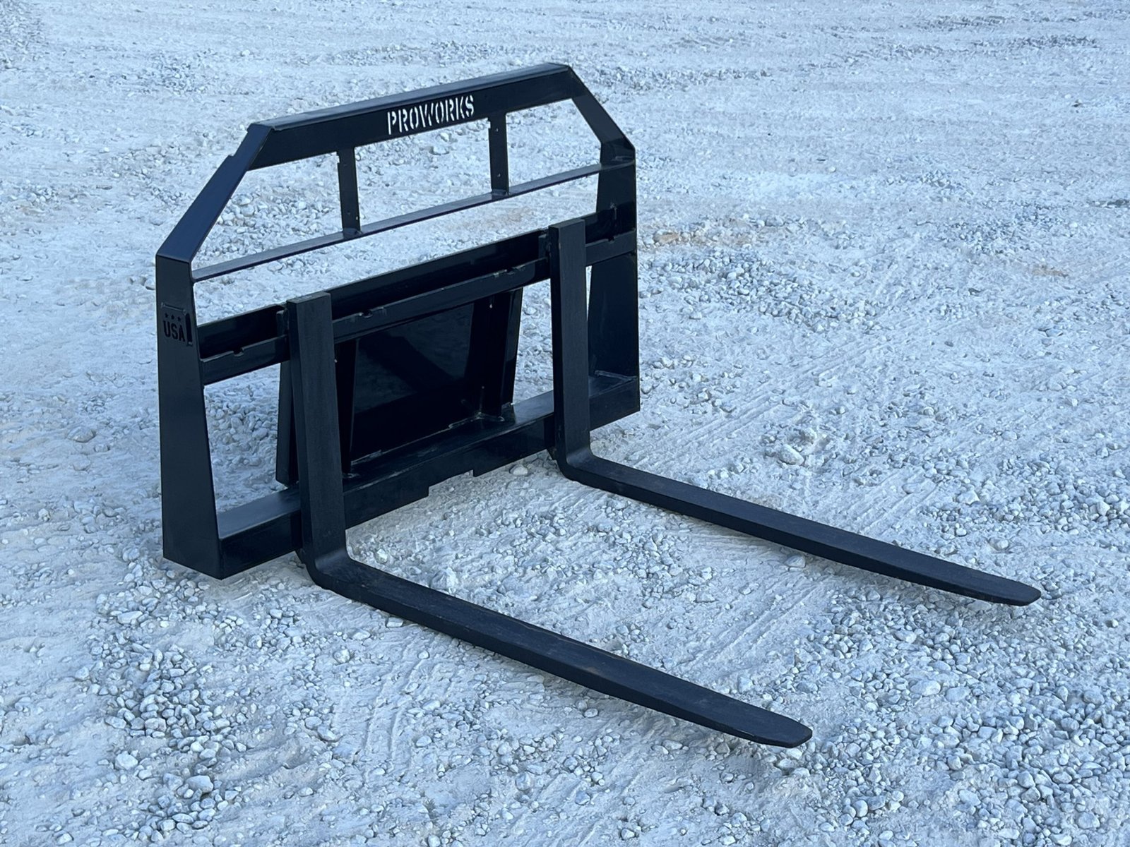 42″ Long 2,200 Pound Wide Rail Pallet Fork Attachment Fits Mini Universal Skid Steer - Image 4