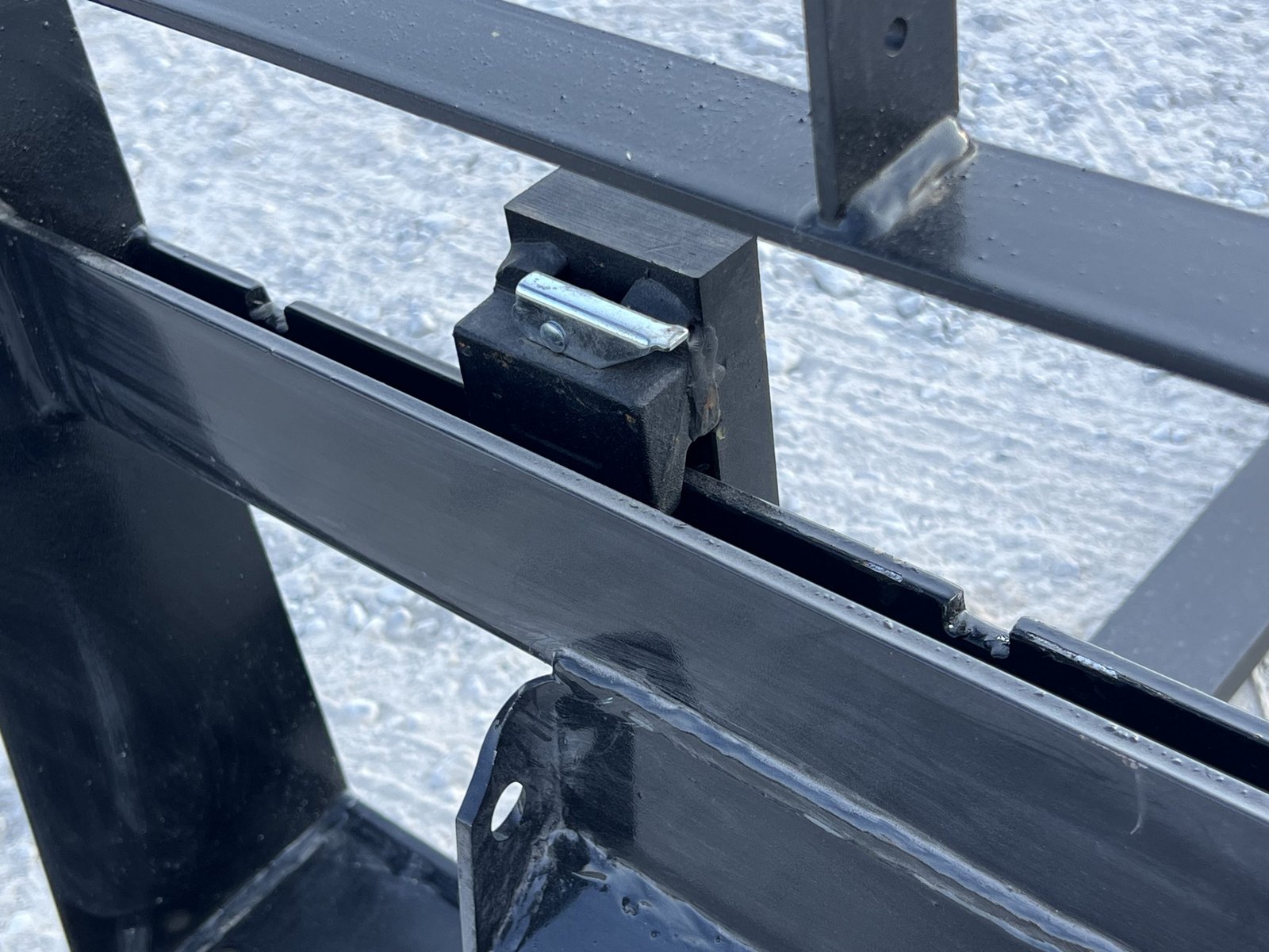 42″ Long 2,200 Pound Wide Rail Pallet Fork Attachment Fits Mini Universal Skid Steer - Image 13