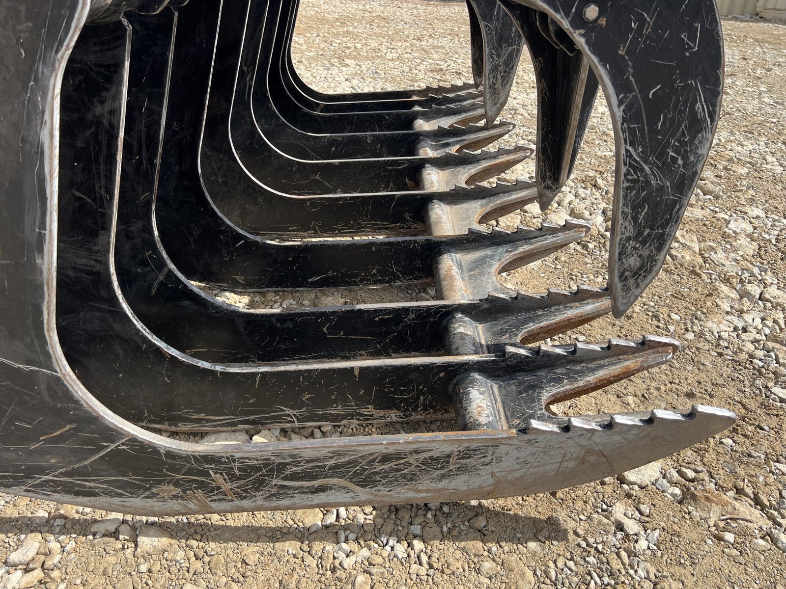 2023 80″ RG3080 Root Rake Grapple Attachment Dual Cylinder Fits Kubota Skid Steer - Image 13
