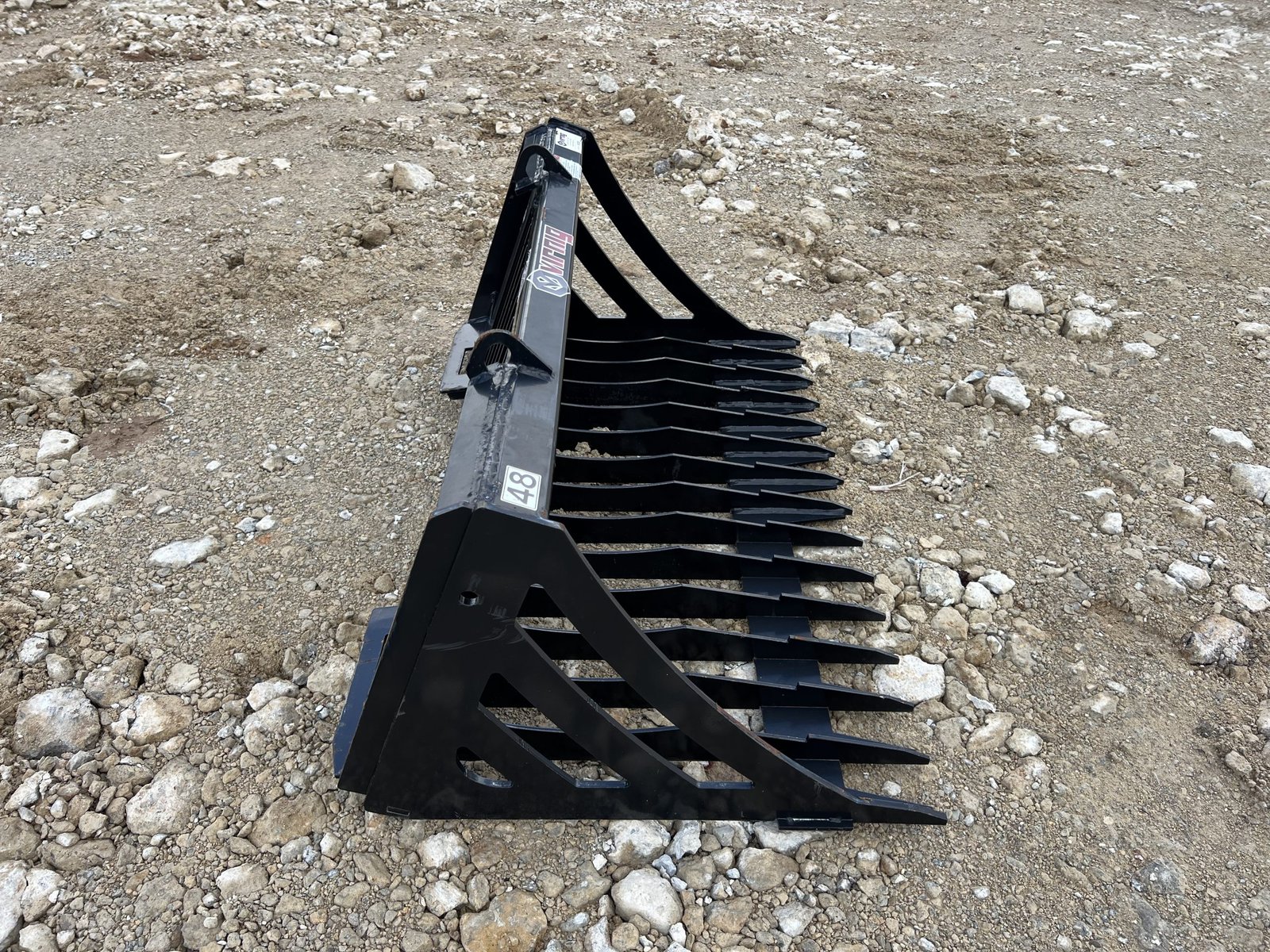 Virnig 48″ V30 Skeleton Rock Bucket Attachment Fits Compact Tractor Quick Attach - Image 4