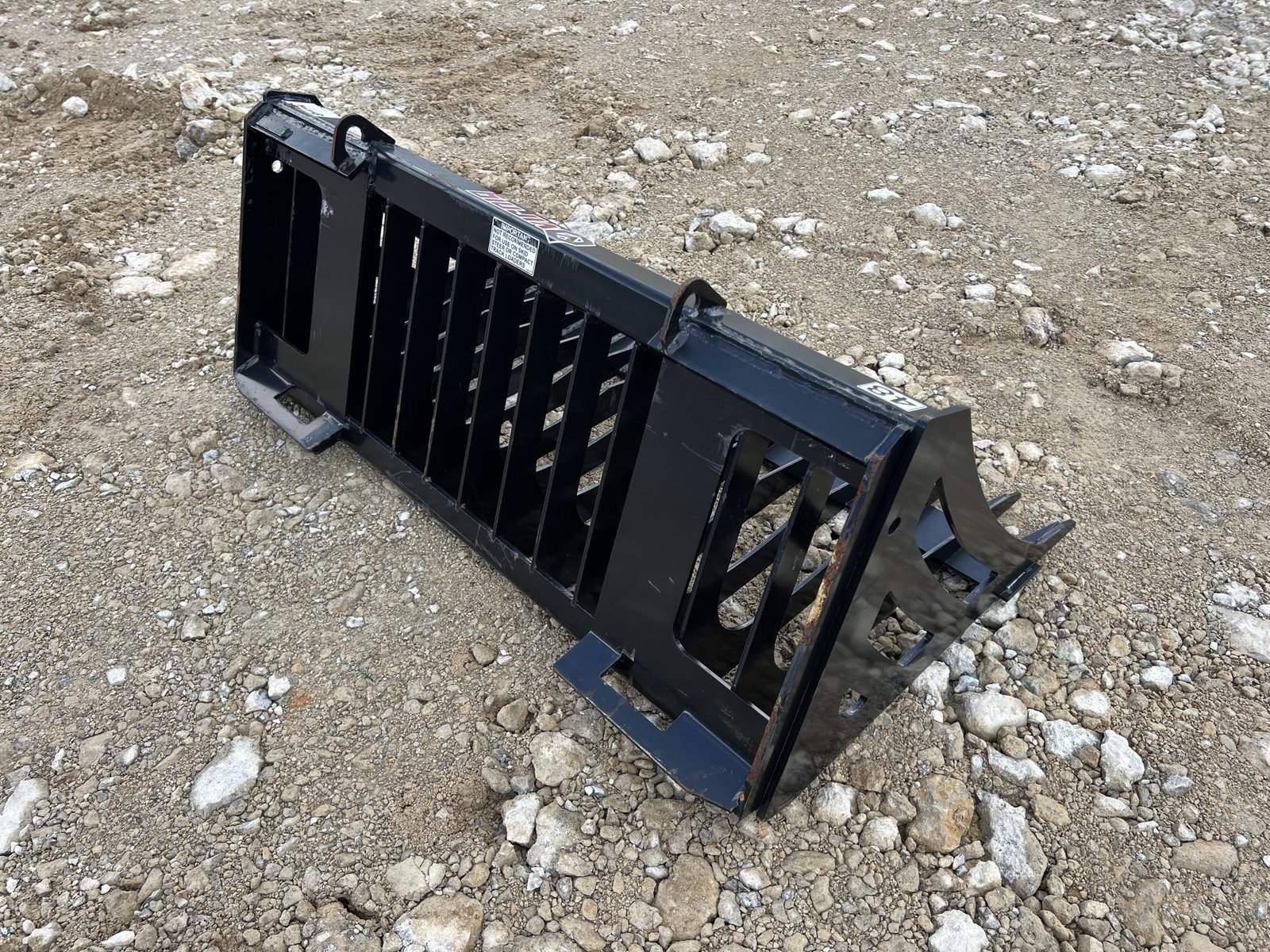 Virnig 48″ V30 Skeleton Rock Bucket Attachment Fits Compact Tractor Quick Attach - Image 5