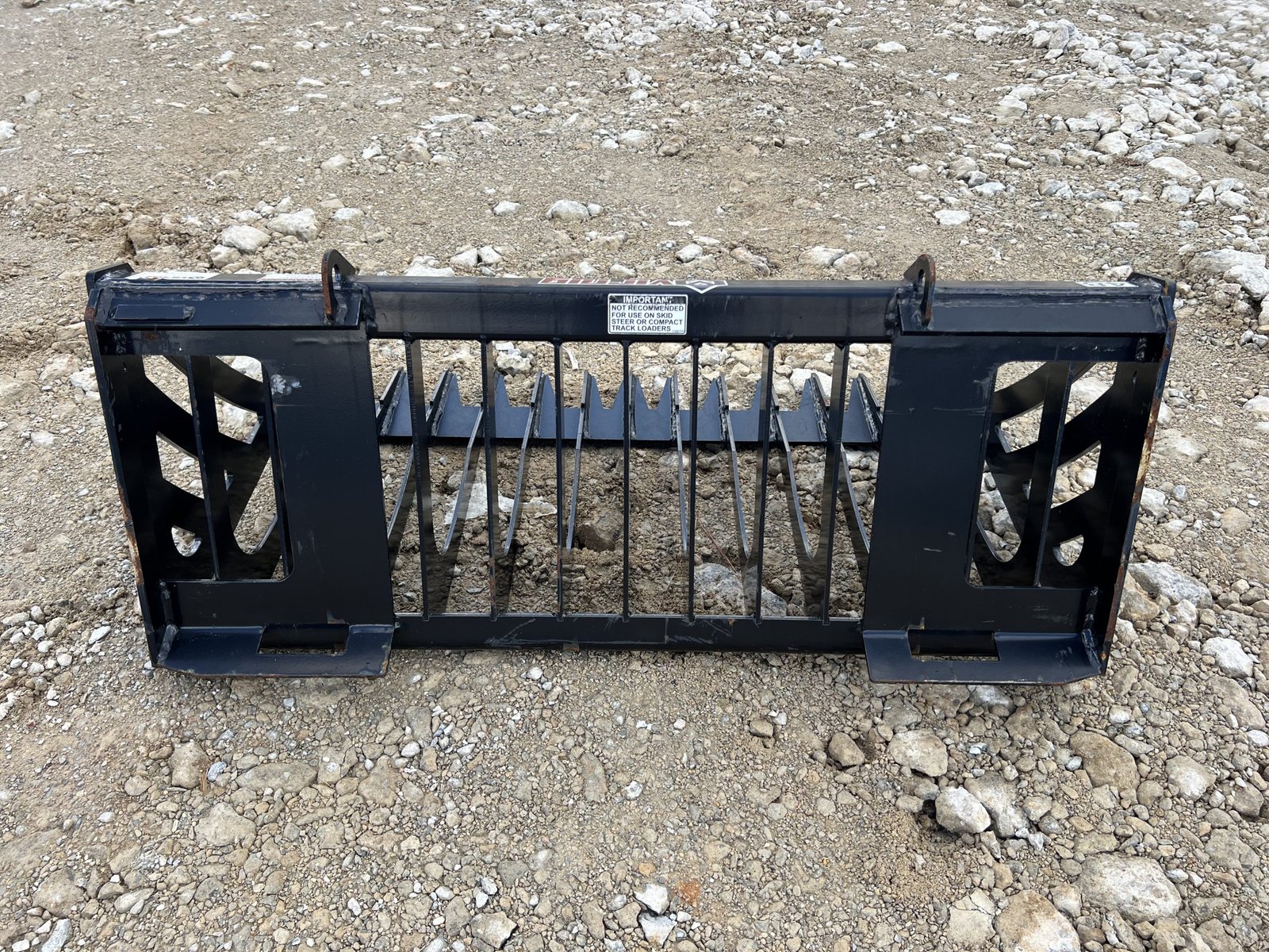 Virnig 48″ V30 Skeleton Rock Bucket Attachment Fits Compact Tractor Quick Attach - Image 6