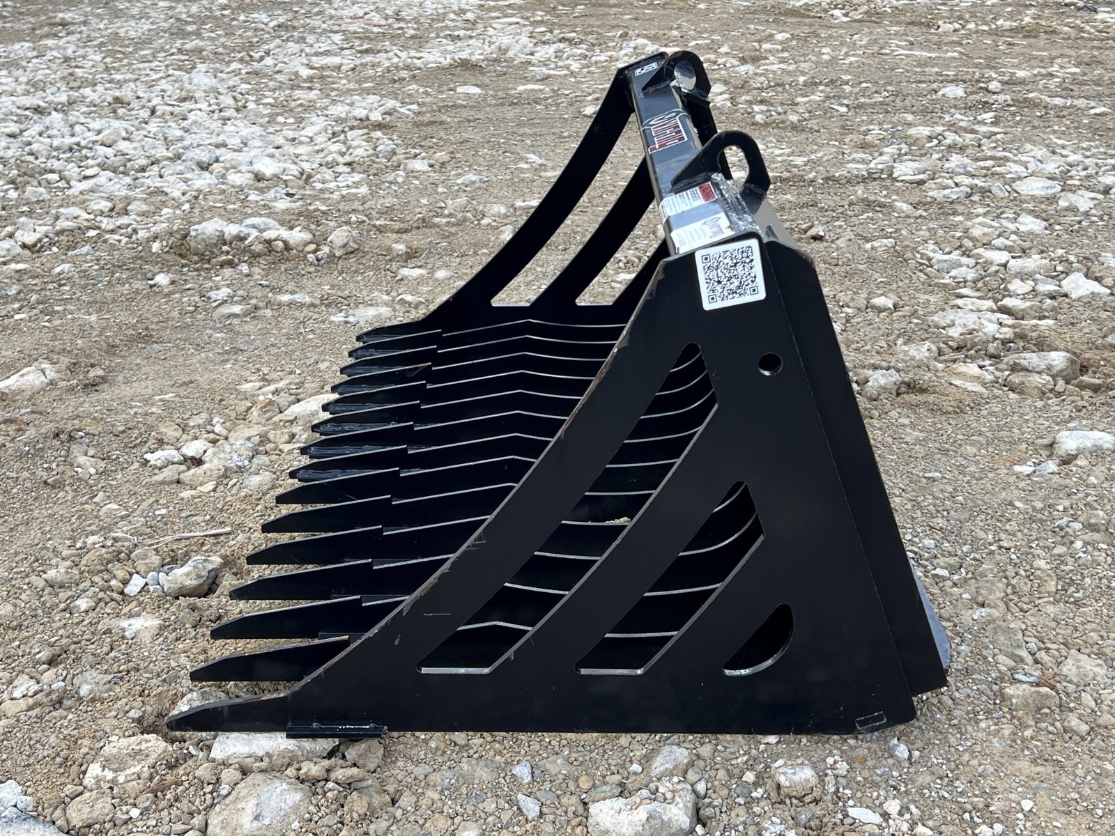 Virnig 48″ V30 Skeleton Rock Bucket Attachment Fits Compact Tractor Quick Attach - Image 9