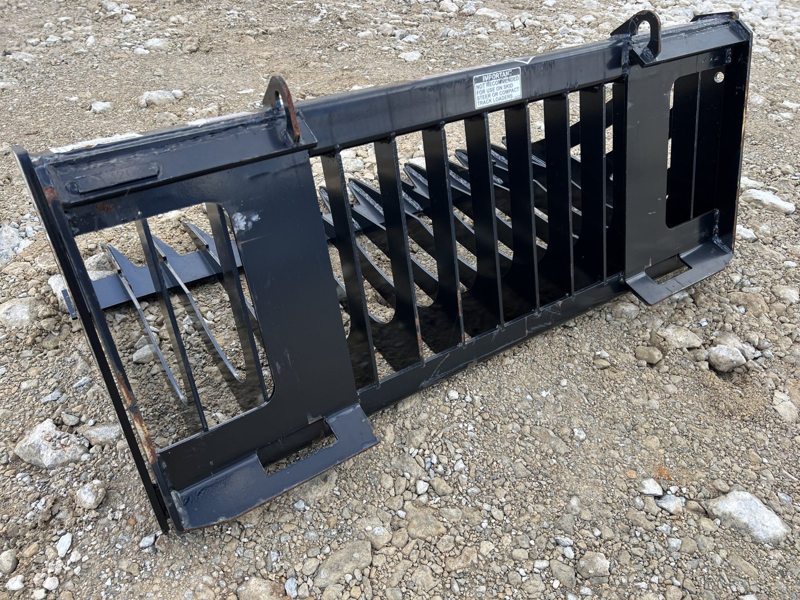 Virnig 48″ V30 Skeleton Rock Bucket Attachment Fits Compact Tractor Quick Attach - Image 11