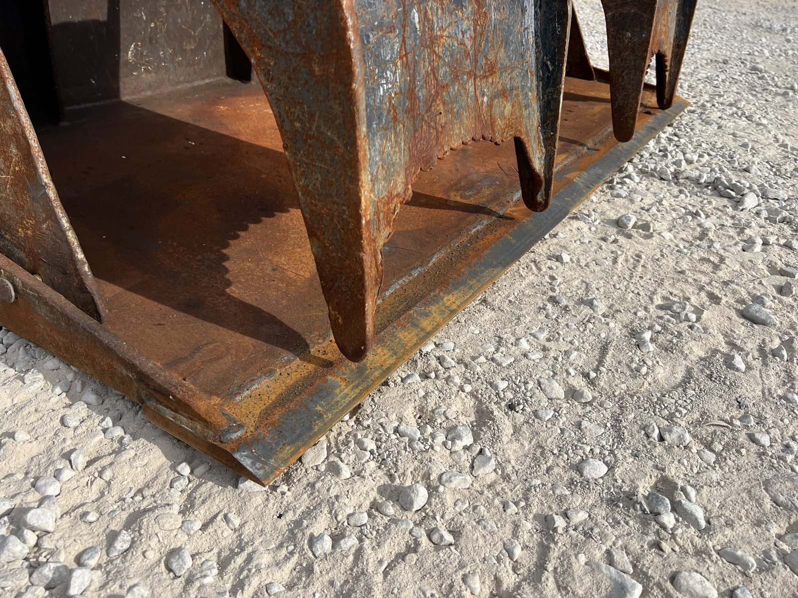 2022 66″ Star Industries Grapple Bucket Scrap Demolition Attachment Fits Skid Steer - Image 5