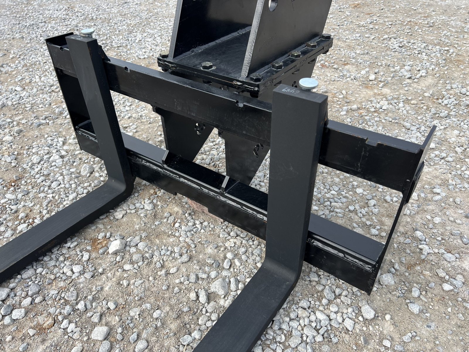 48″ 4,000 lb Pallet Forks Attachment Fits Kubota U55 KX057 KX191 Mini Excavator - Image 9