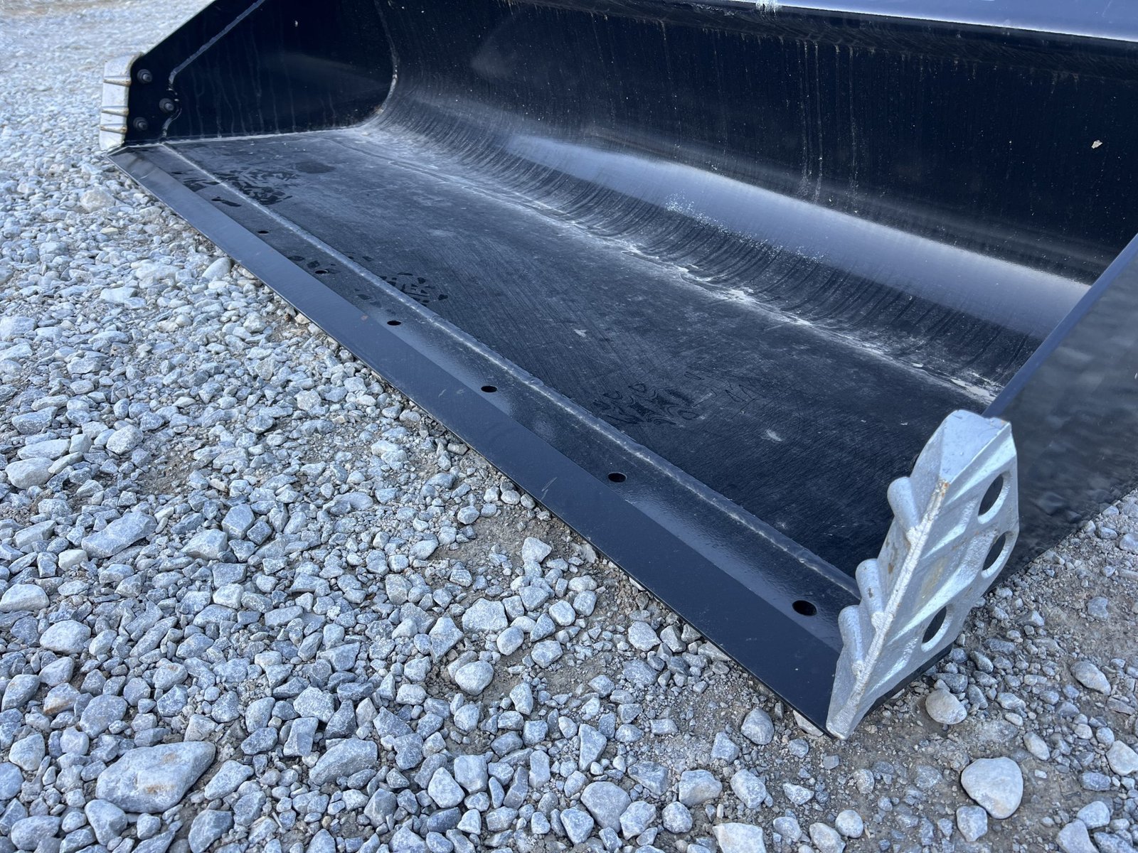 2023 78″ Paladin Bradco Smooth Low Profile Bucket Fits Skid Steer Loader - Image 9