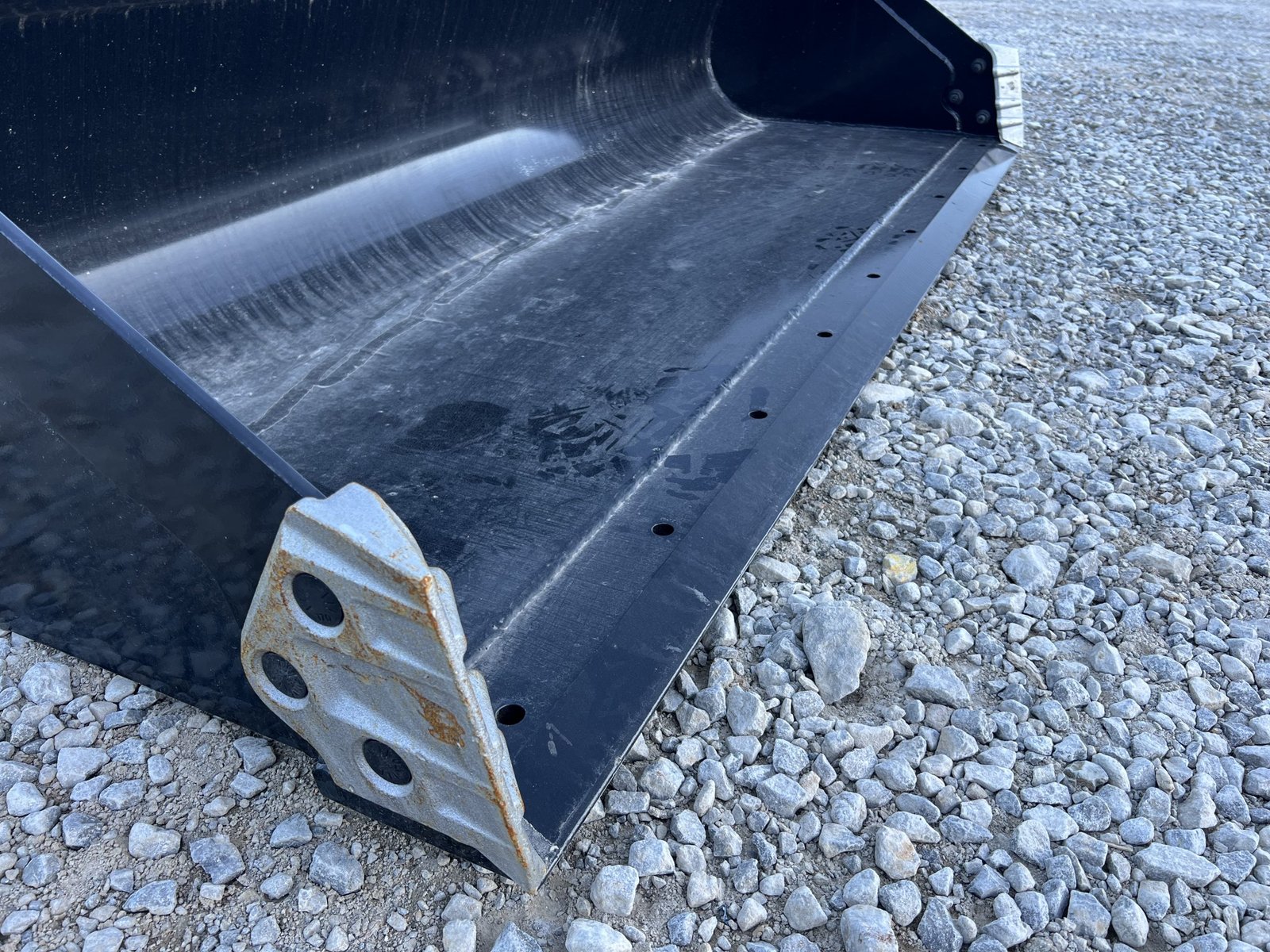 2023 78″ Paladin Bradco Smooth Low Profile Bucket Fits Skid Steer Loader - Image 10