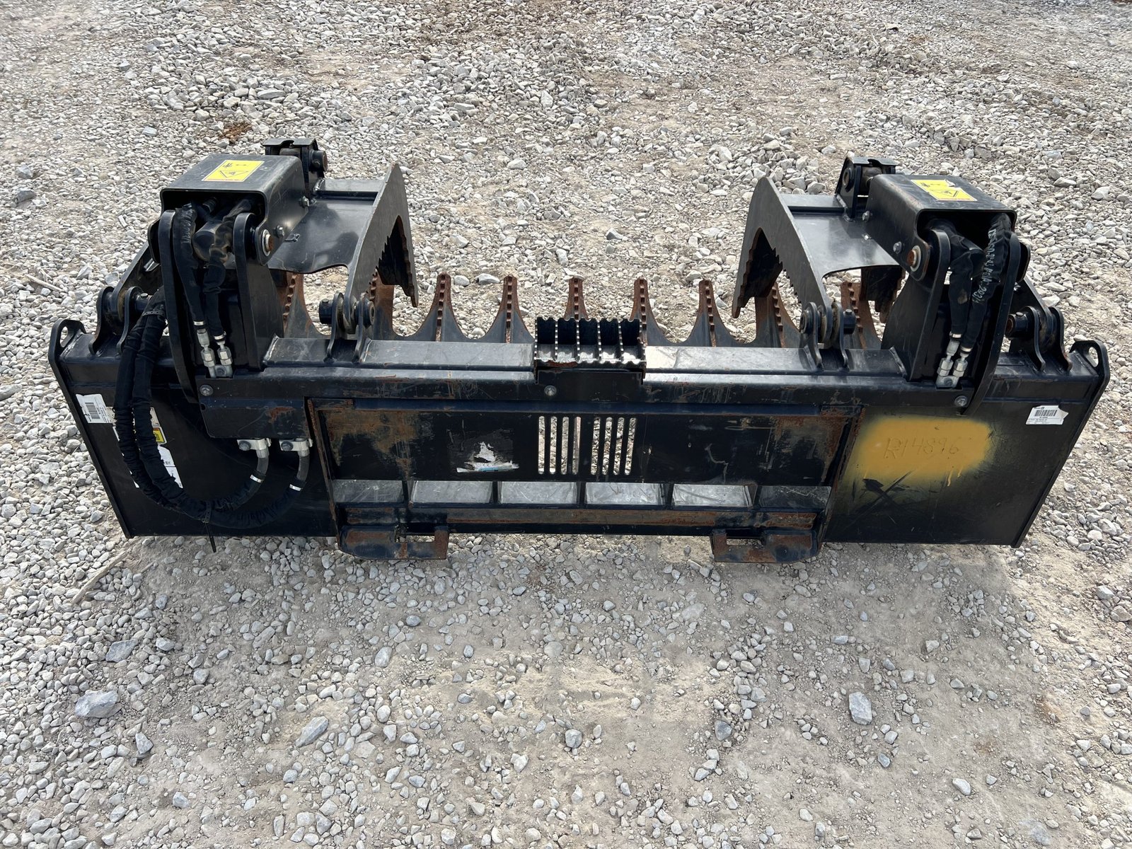 2021 CAT 84″ Industrial Root Rake Grapple Attachment Fits Skid Steer Loader - Image 6