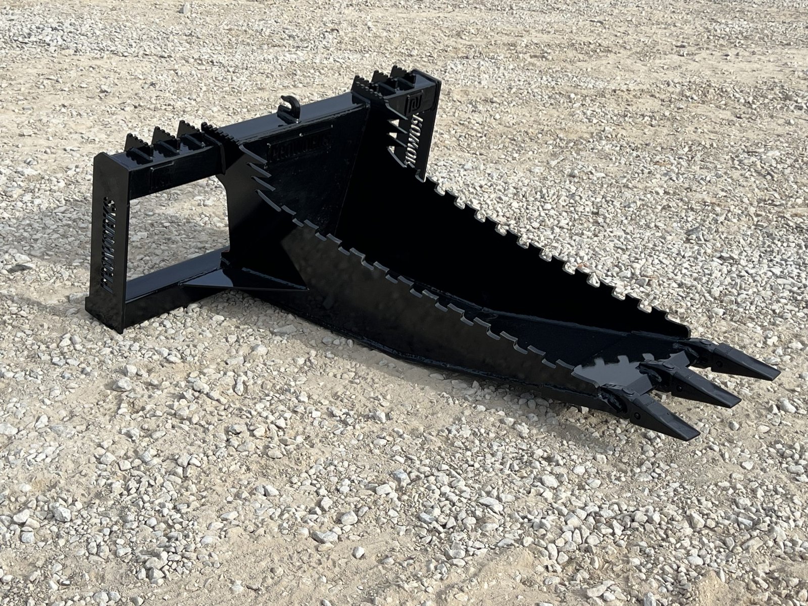 Severe Extreme Stump Bucket Attachment with Teeth Fits Skid Steer Quick Attach - Image 3