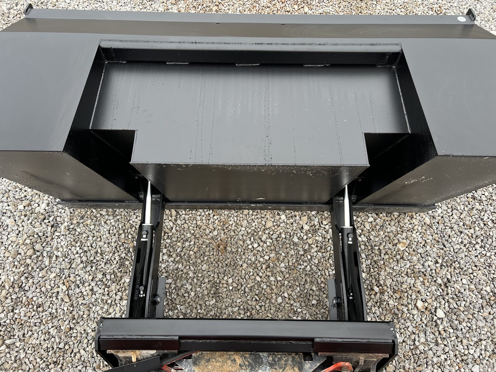 84″ High Front Dump Bucket Attachment Fits Skid Steer Quick Attach - Image 13