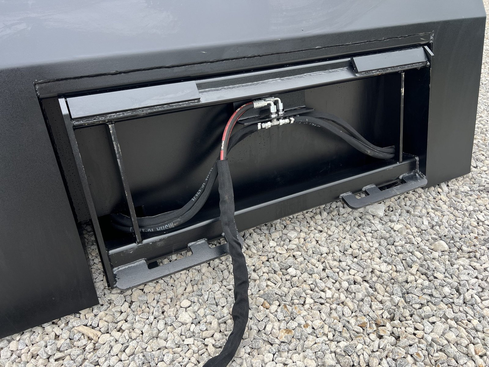 72″ High Front Dump Bucket Attachment Fits Skid Steer Quick Attach - Image 11