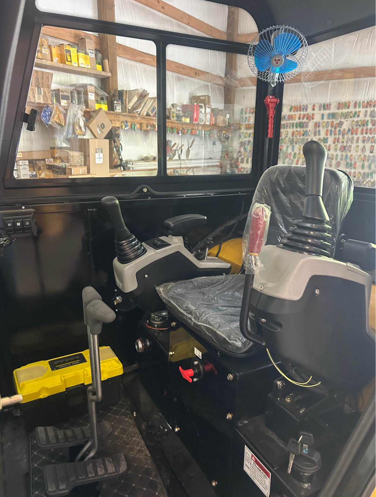 QNT30 mini excavator - Image 2