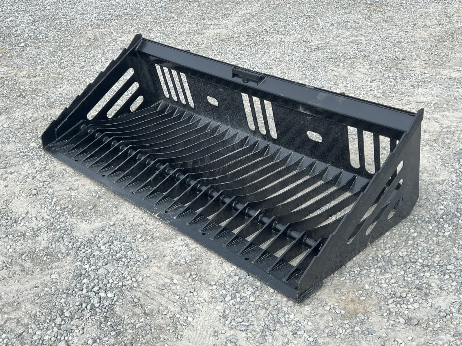 80″ Heavy Duty Skeleton Rock Bucket Attachment Fits Skid Steer Quick Attach