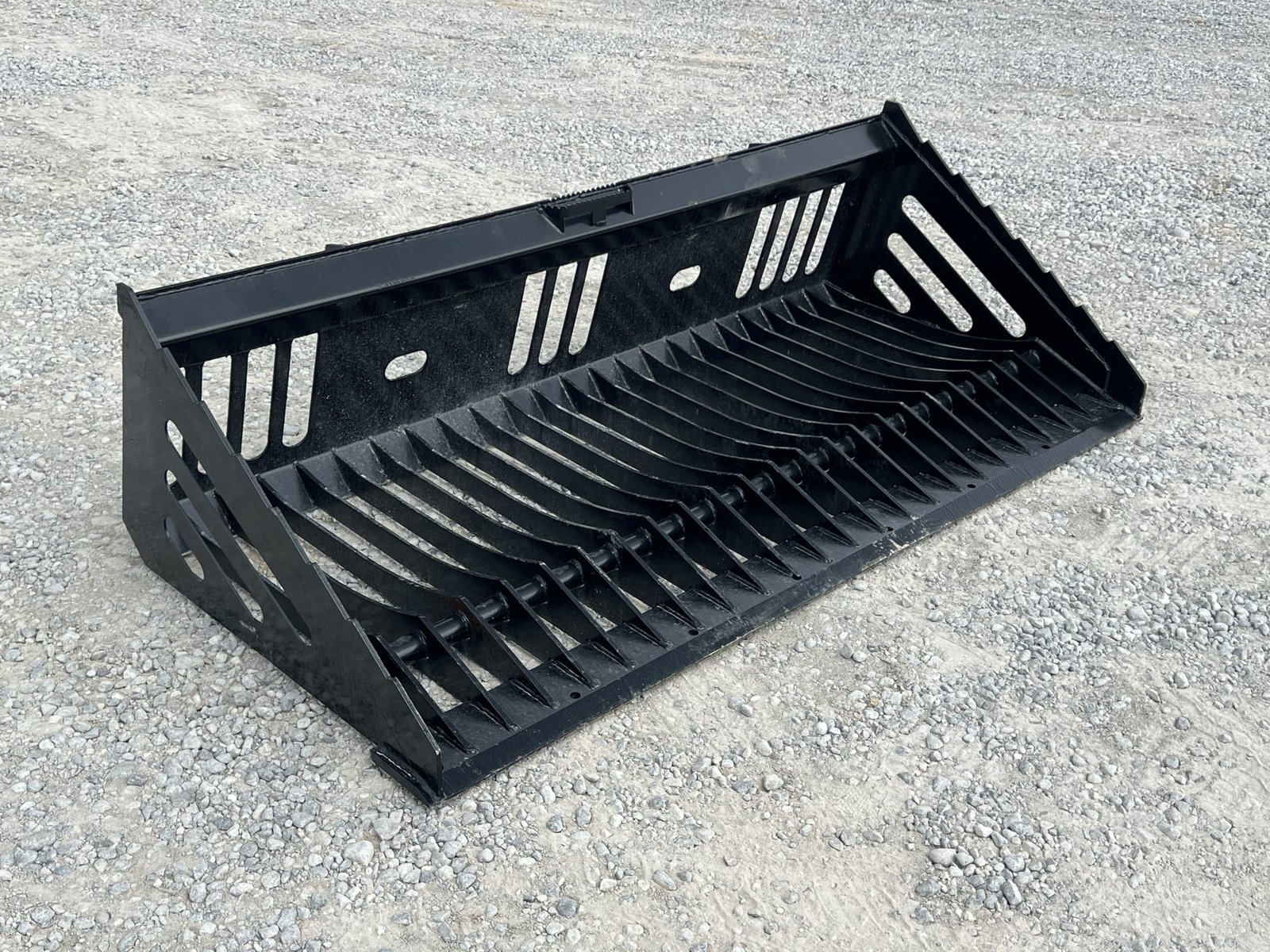 80″ Heavy Duty Skeleton Rock Bucket Attachment Fits Skid Steer Quick Attach - Image 3