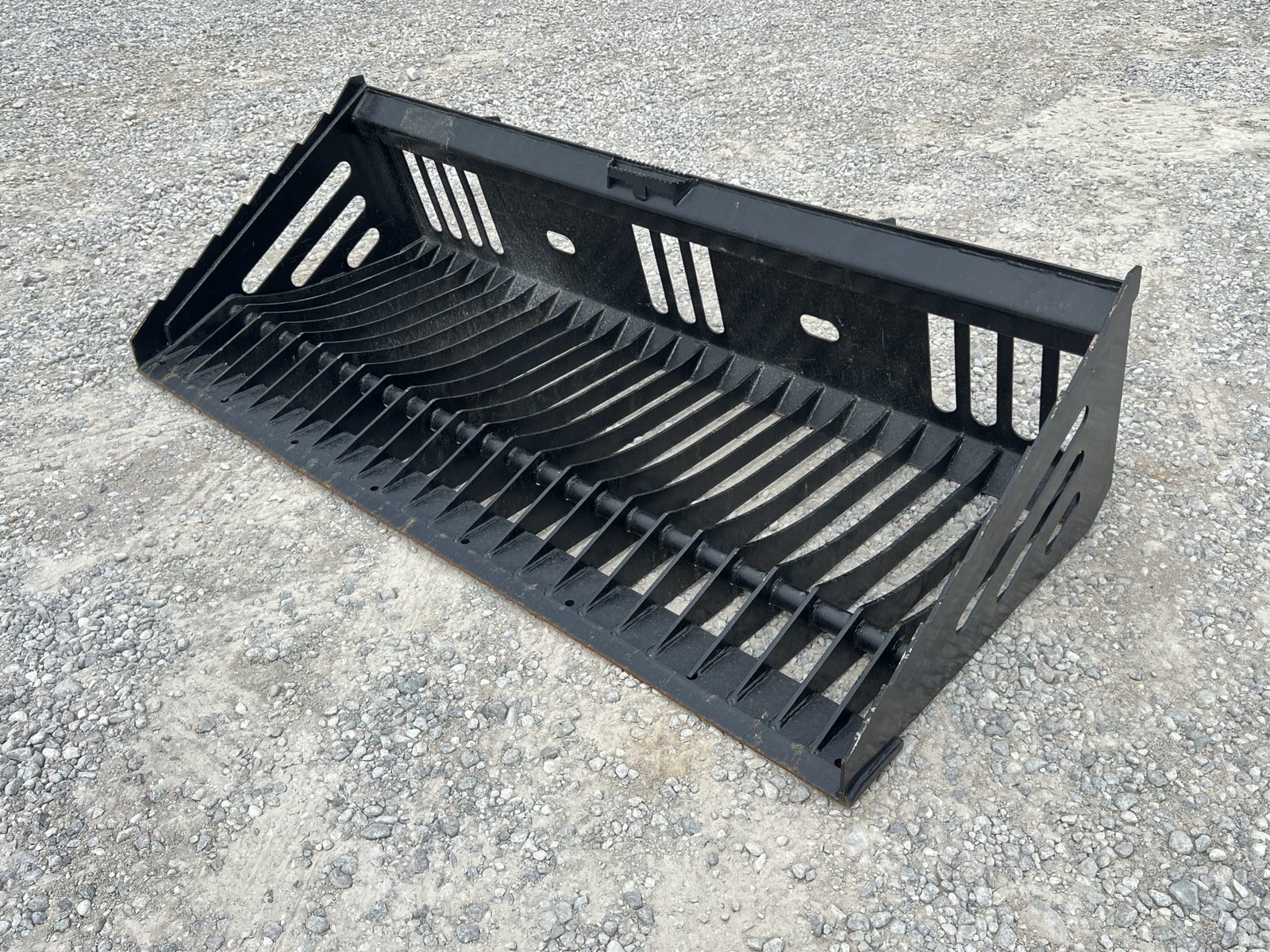84″ Heavy Duty Skeleton Rock Bucket Attachment Fits Skid Steer Quick Attach