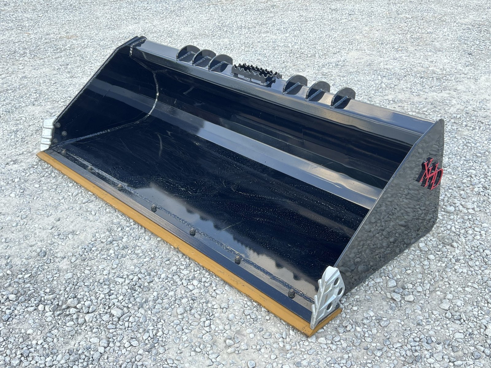 XHD 84″ Severe Duty Smooth Bucket with Bolt On Cutting Edge Fits Compact Track Loader - Image 3