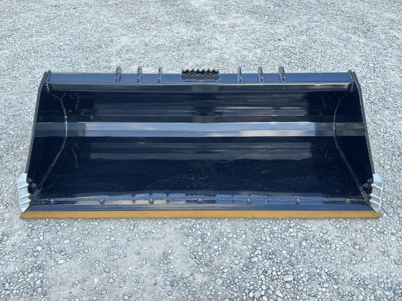XHD 84″ Severe Duty Smooth Bucket with Bolt On Cutting Edge Fits Compact Track Loader - Image 2