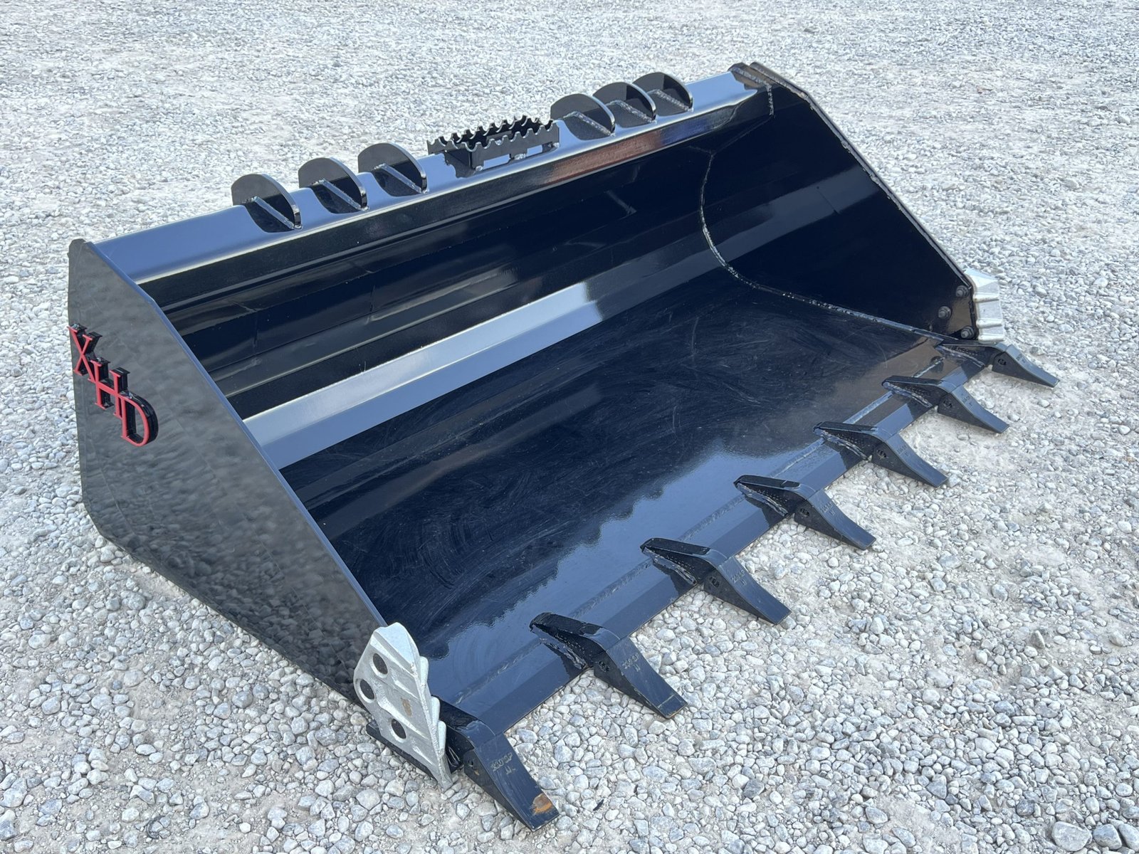 XHD 73″ Severe Duty Tooth Bucket with Side Cutters Fits Compact Track Loader