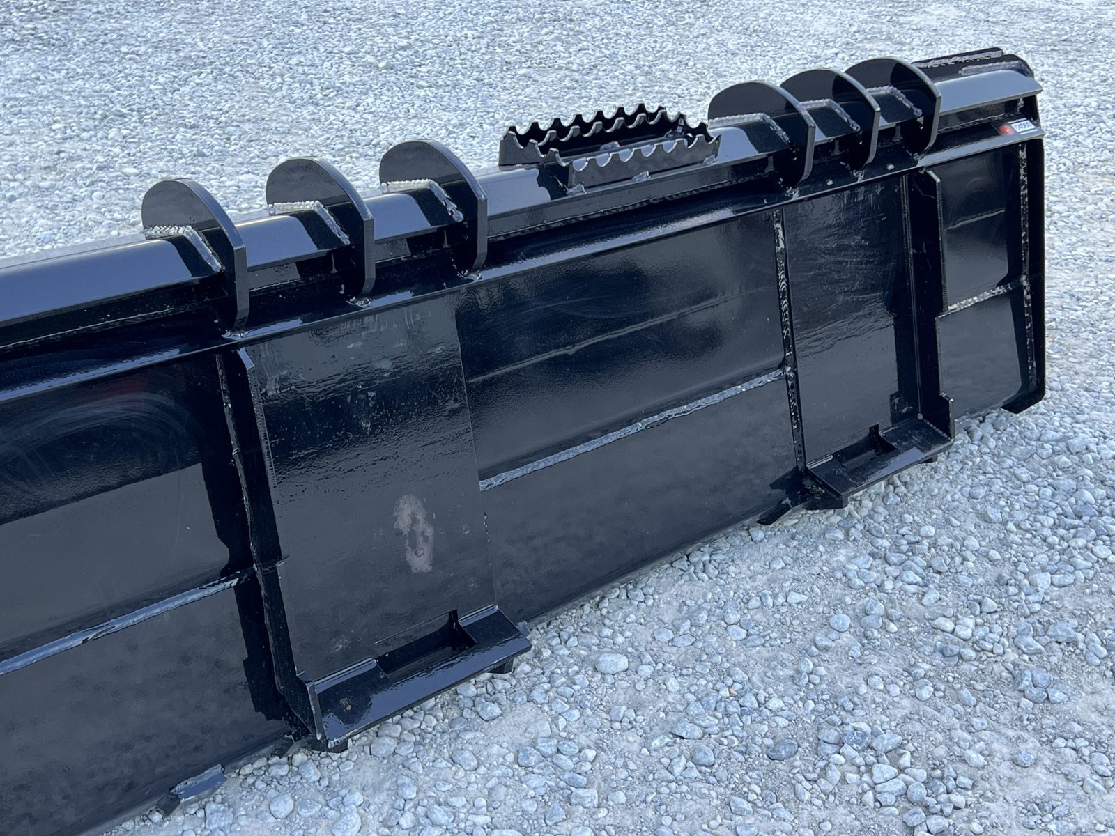 XHD 73″ Severe Duty Tooth Bucket with Side Cutters Fits Compact Track Loader - Image 12