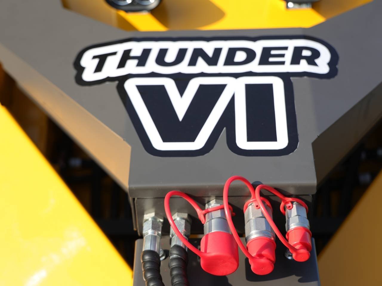 TYPHON Thunder VI 23hp EPA B&S Engine Wheel Loader USA - Image 9