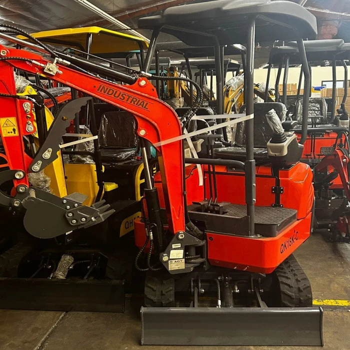 1.4 Ton, Kubota Engine Mini Excavator w/ Side Swing Boom, & Hydraulic Thumb | QK18K-C - Image 3