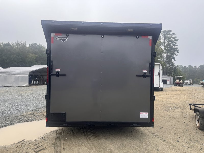 2025 Cynergy 8.5×20 Enclosed Pro Series Slant-V Blackout Ramp 10K - Image 5