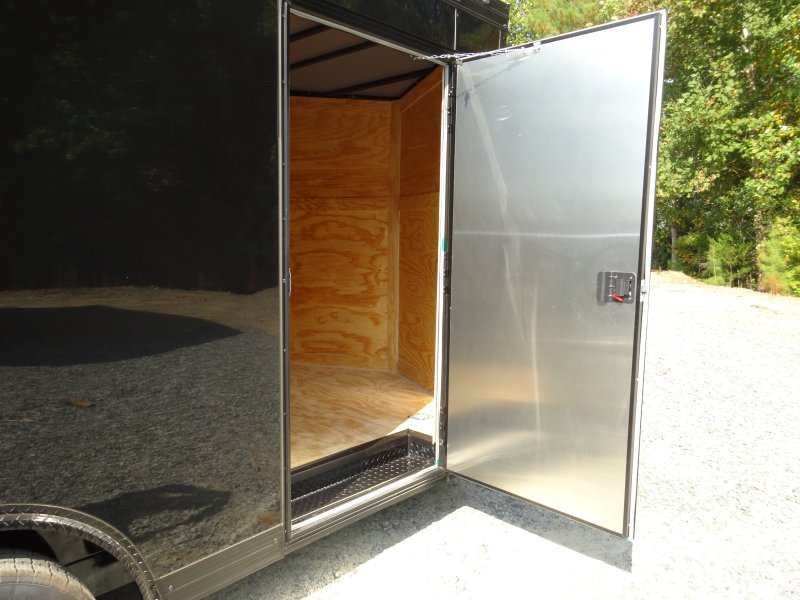 2026 Cynergy 8.5×16 Enclosed Pro Series Slant-V Blackout Ramp 10K - Image 10