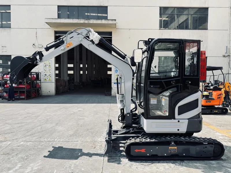 LandHero 2.5T Excavator - Image 4